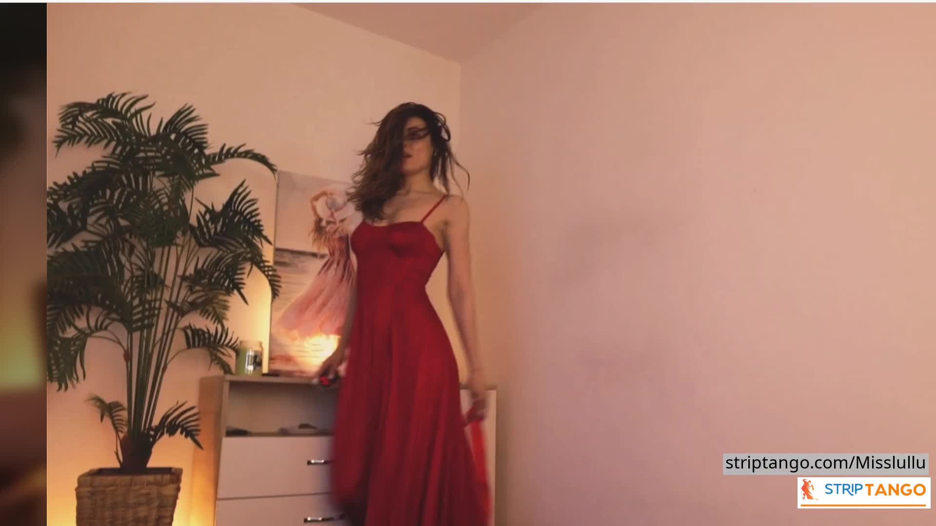 Striptango Outdoor Tease – 1000 Pics of Big Ass, Big Tits &