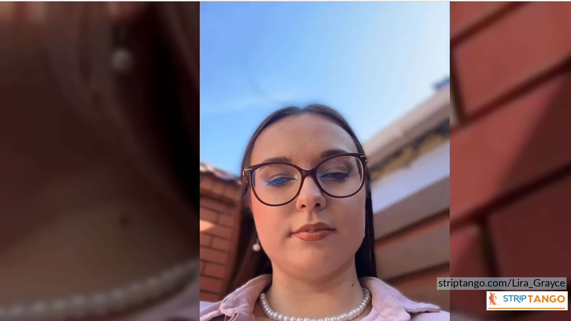 Striptango Outdoor Tease – 1000 Pics of Big Ass, Big Tits &