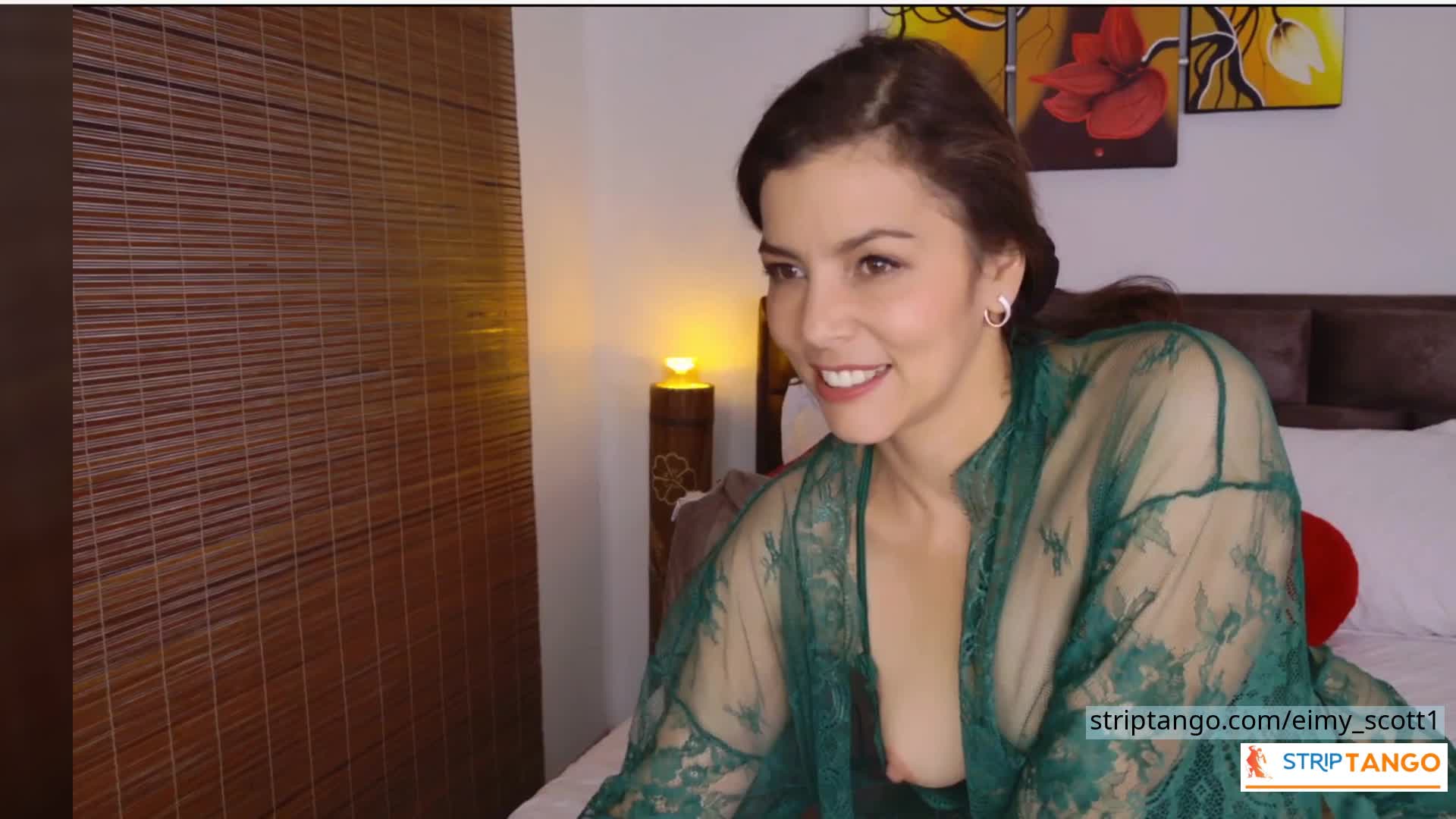 300 Pics of Big Ass, Big Tits & Hairy Pussy Striptango Camgi