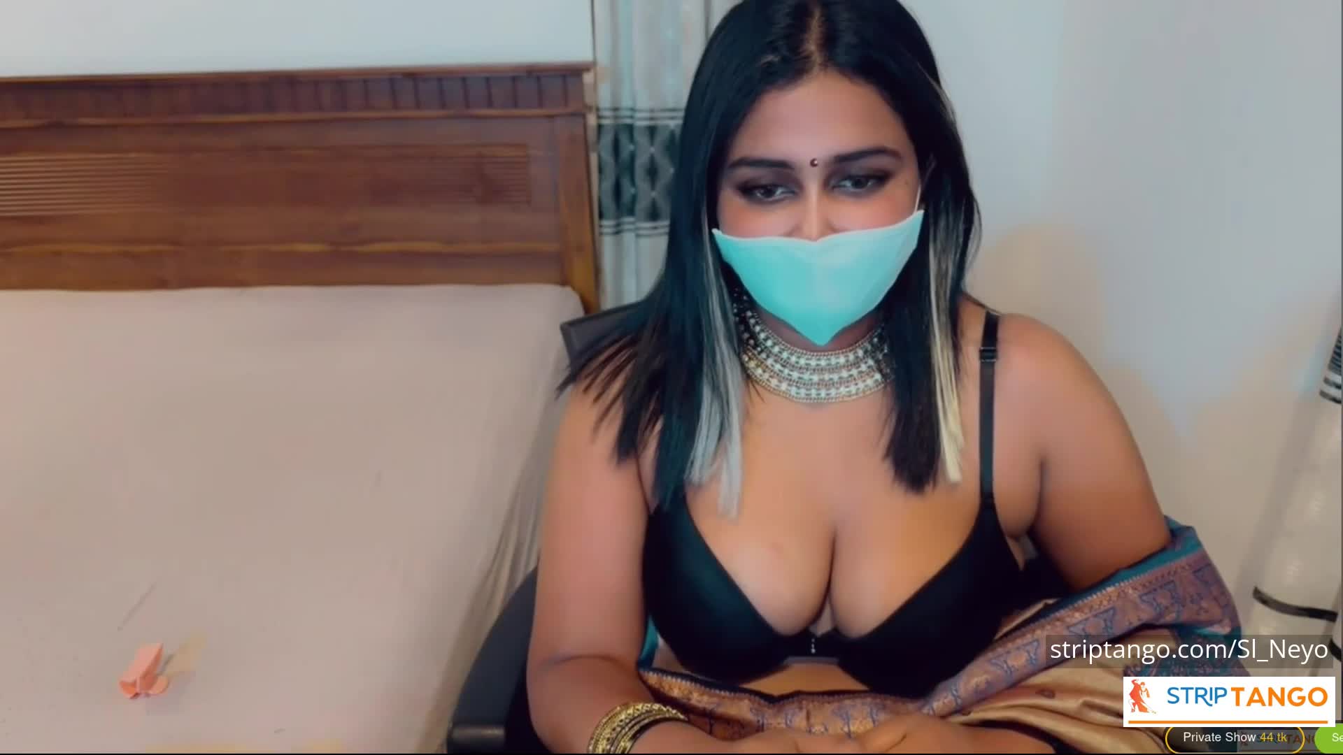 300 Pics of Big Ass, Big Tits & Hairy Pussy Striptango Camgi