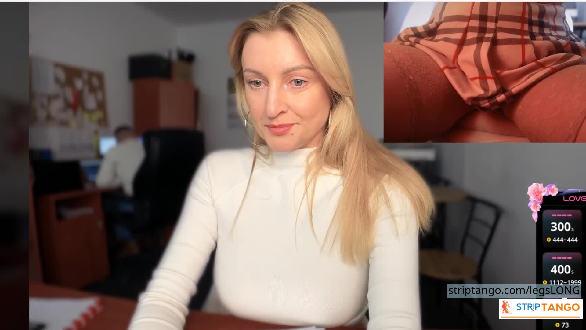 300 Pics of Big Ass, Big Tits & Hairy Pussy Striptango Camgi