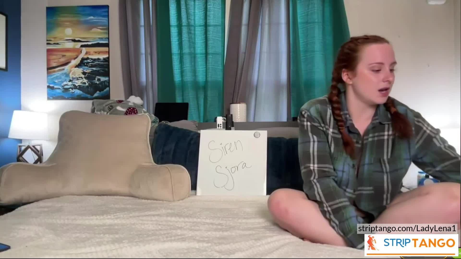 300 Pics of Big Ass, Big Tits & Hairy Pussy Striptango Camgi