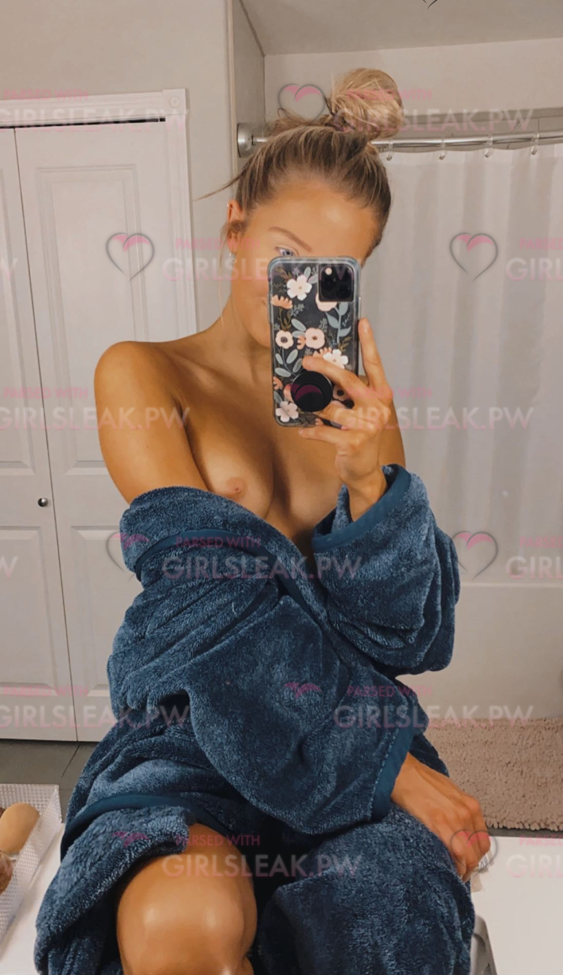 Sexy girl: Kailyn Howat