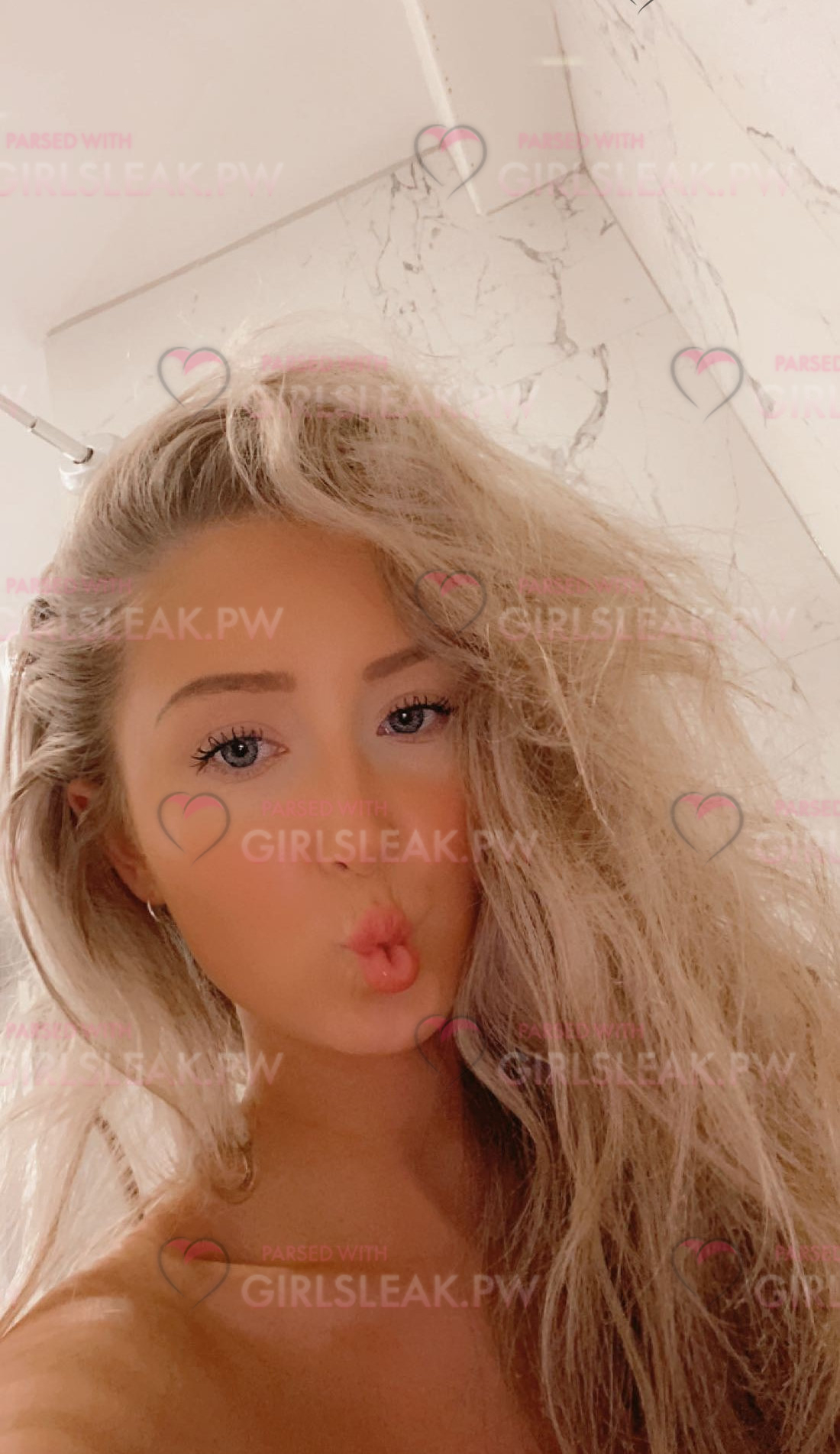 Sexy girl: Kailyn Howat