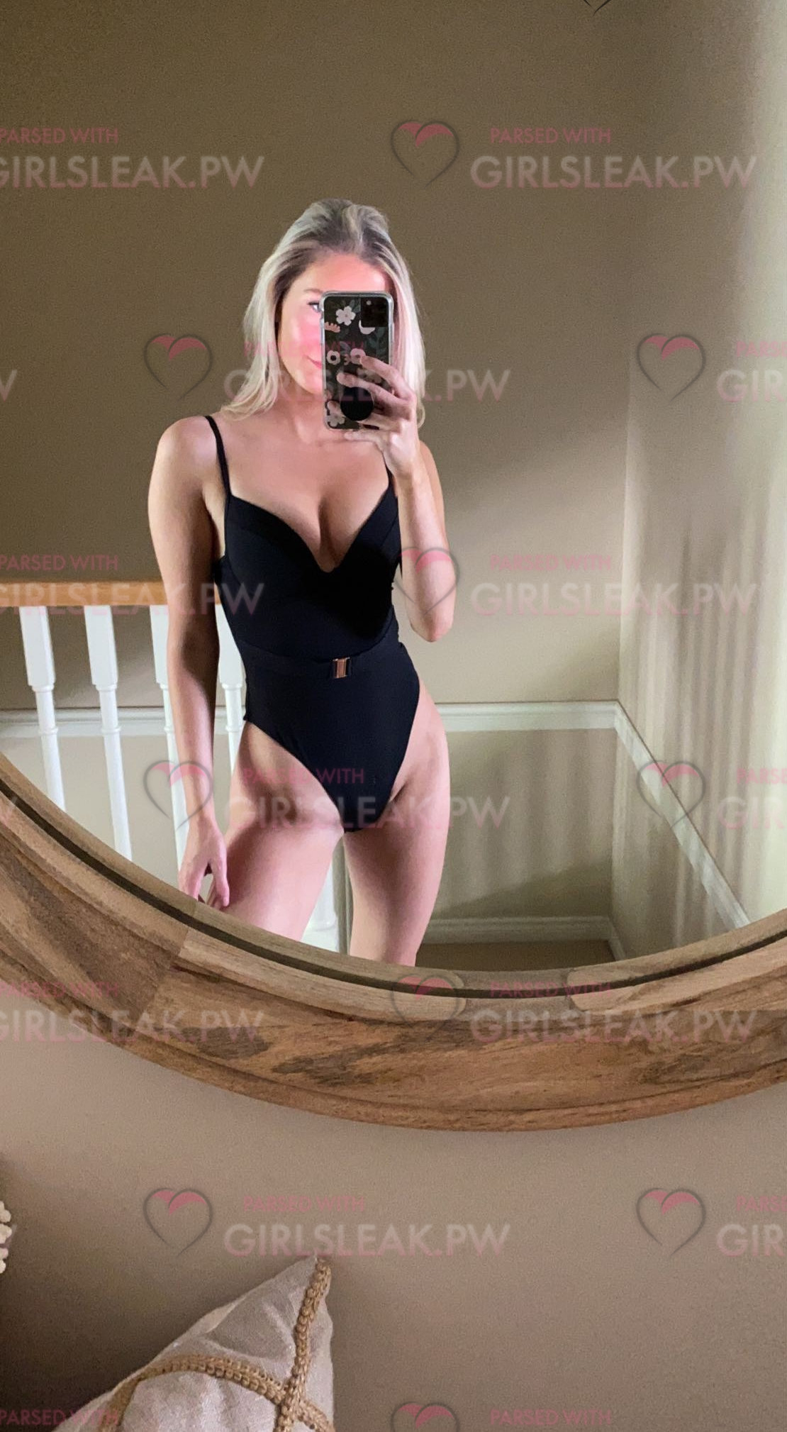 Sexy girl: Kailyn Howat