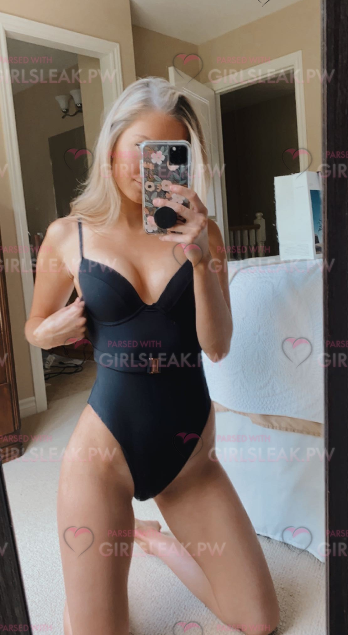 Sexy girl: Kailyn Howat