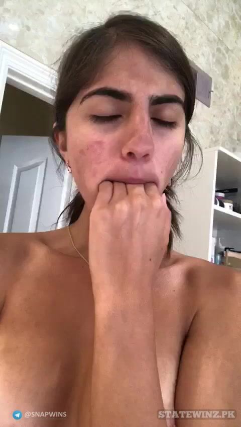 dumb "aspiring model" humiliated