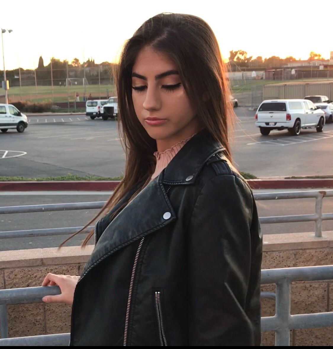 dumb "aspiring model" humiliated