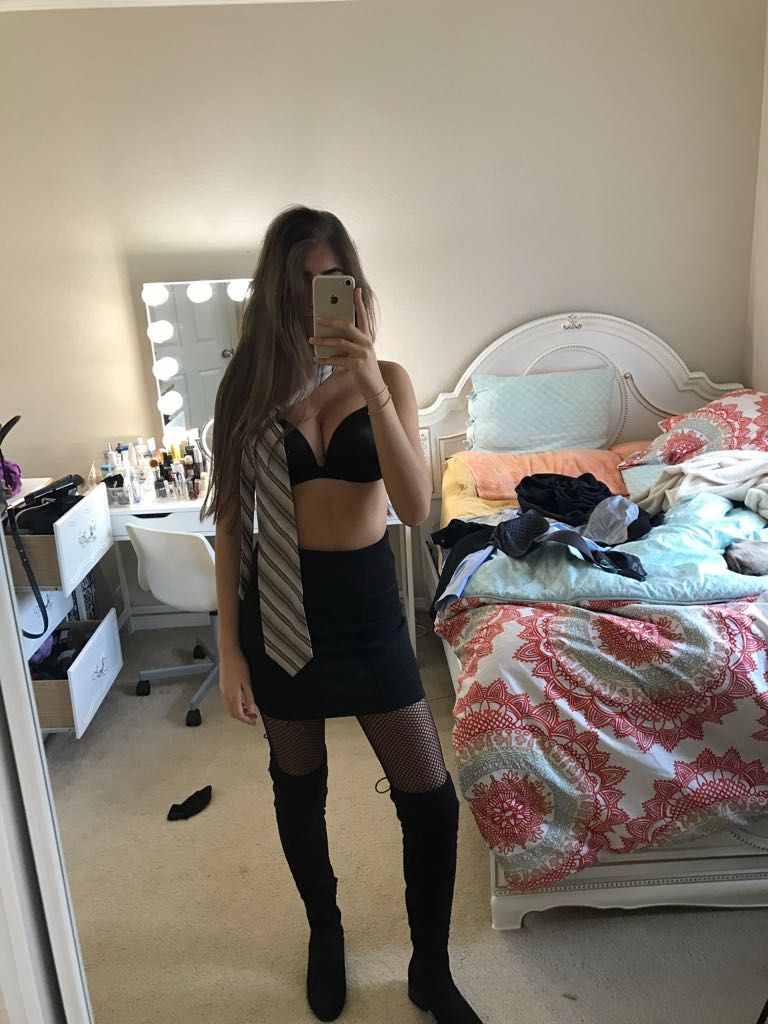 dumb "aspiring model" humiliated