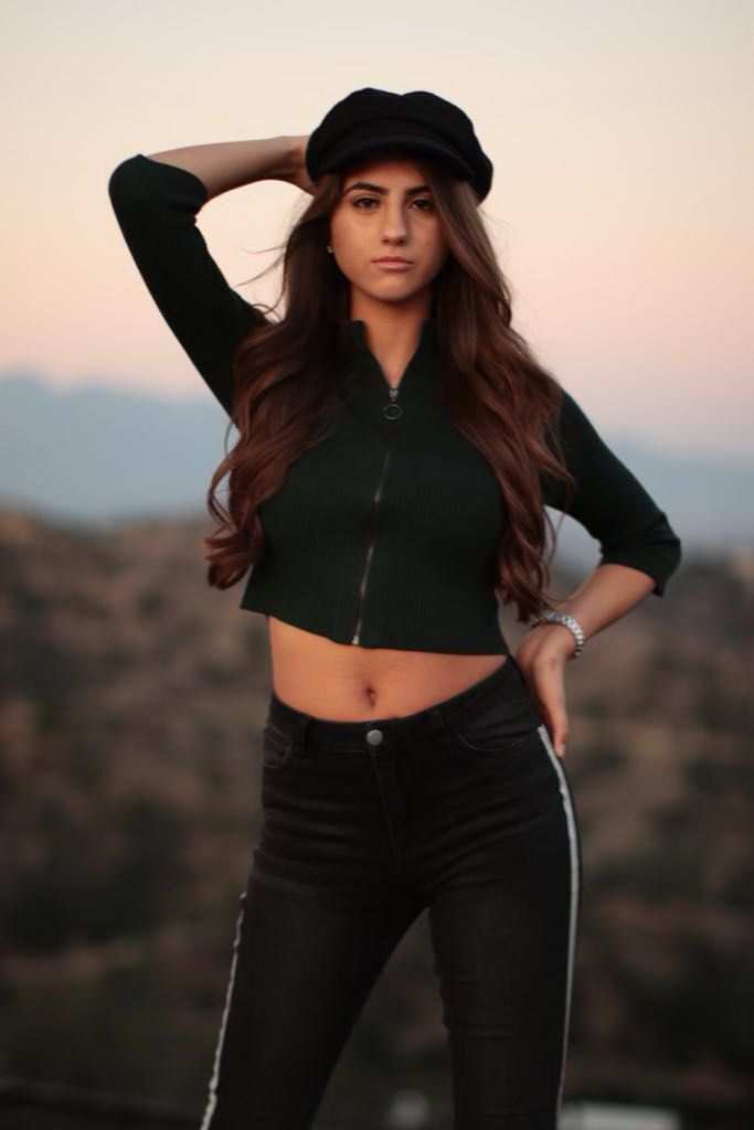 dumb "aspiring model" humiliated