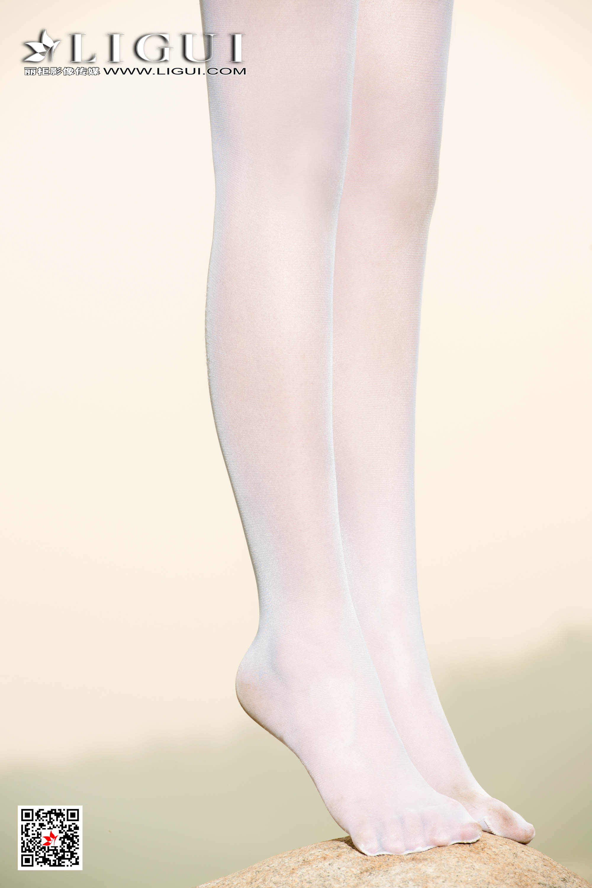 pretty lady dirty feet 139