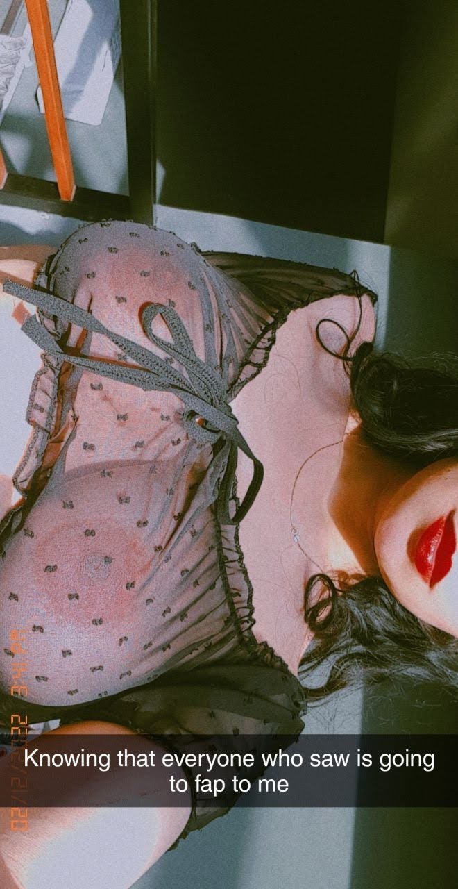 Big Ass Lady Horny Pics Sent to Lover