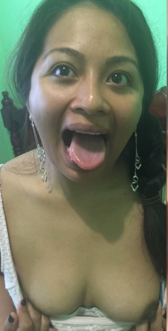 Clean Milf Sending Pics to Affair Guy