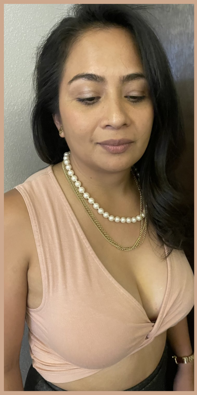 Clean Milf Sending Pics to Affair Guy