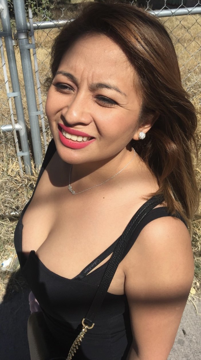 Clean Milf Sending Pics to Affair Guy