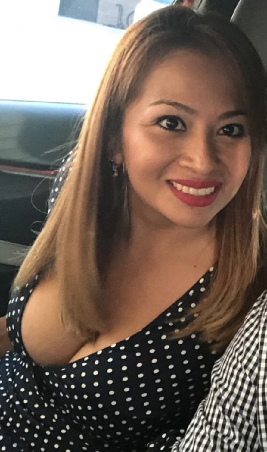Clean Milf Sending Pics to Affair Guy