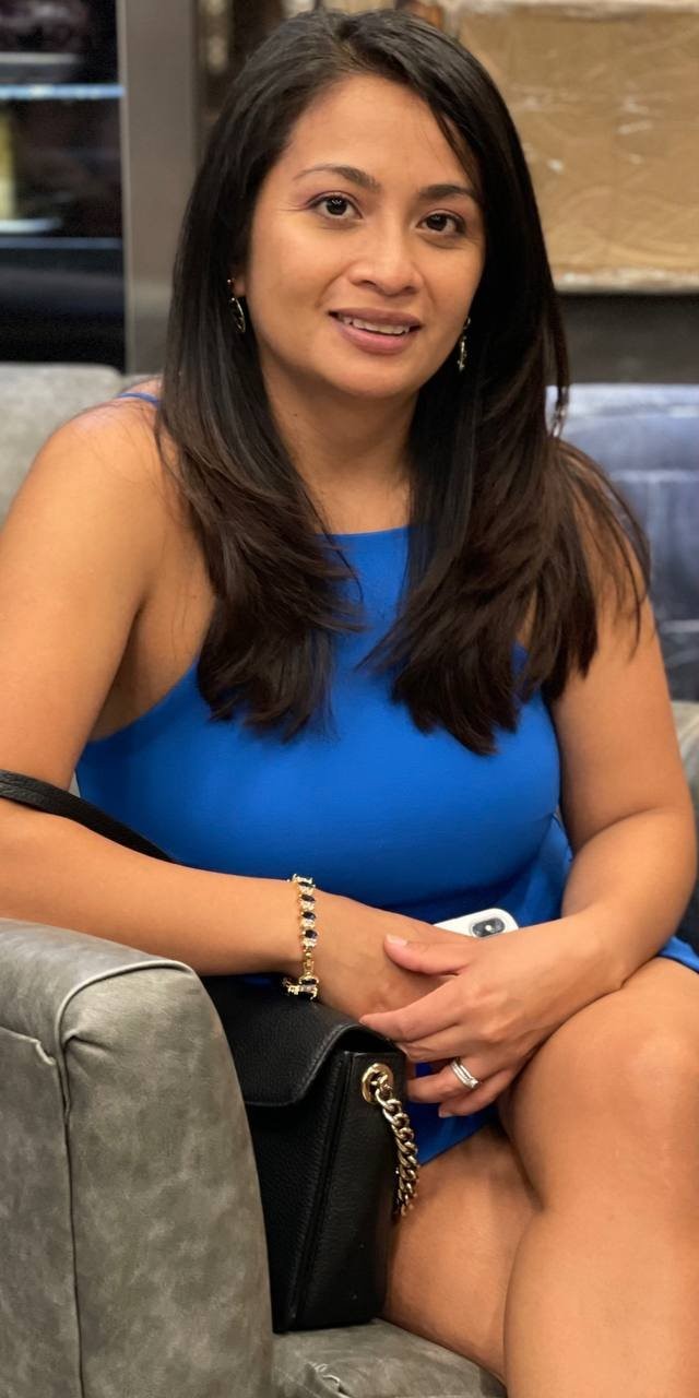 Clean Milf Sending Pics to Affair Guy