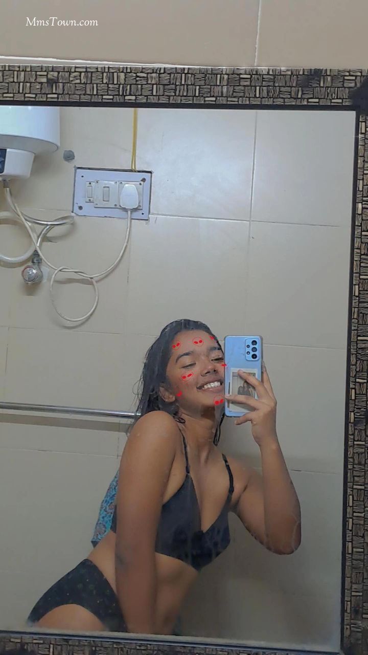 Horny Asian Girl Sending Hot Pics & Vid to Lover