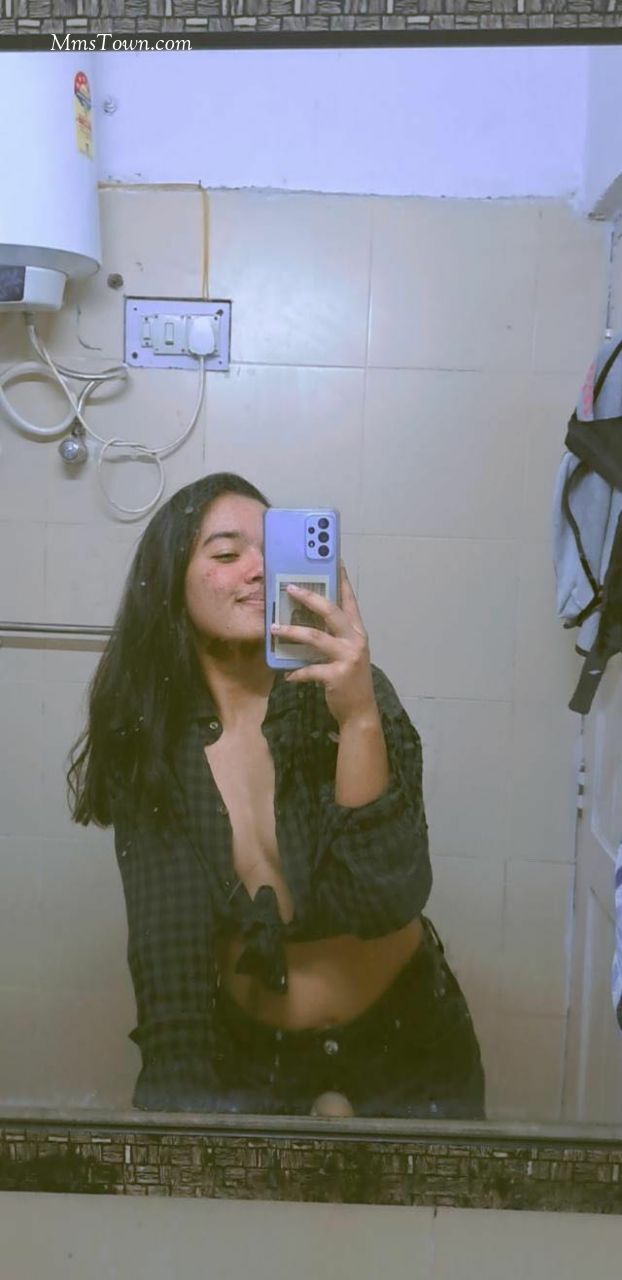 Horny Asian Girl Sending Hot Pics & Vid to Lover