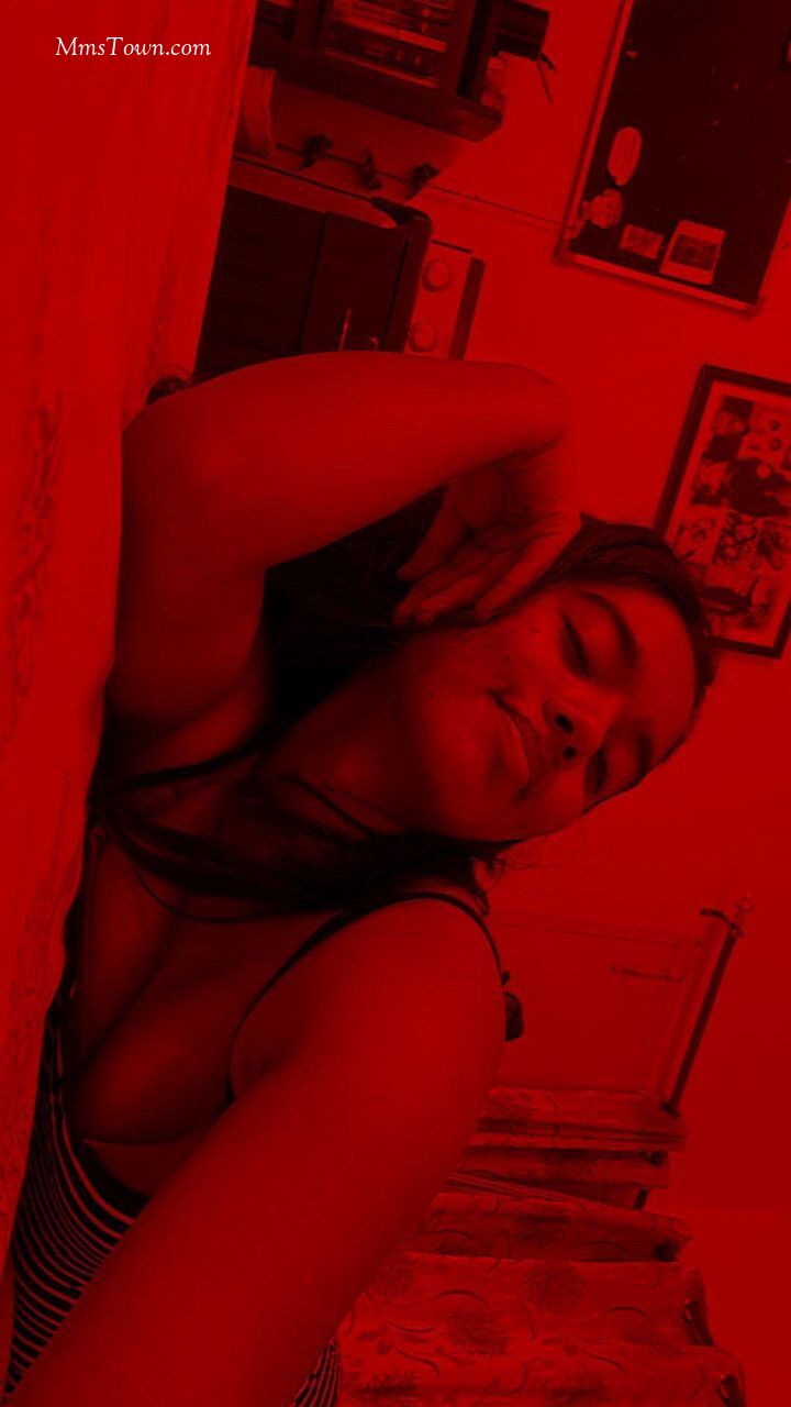 Horny Asian Girl Sending Hot Pics & Vid to Lover