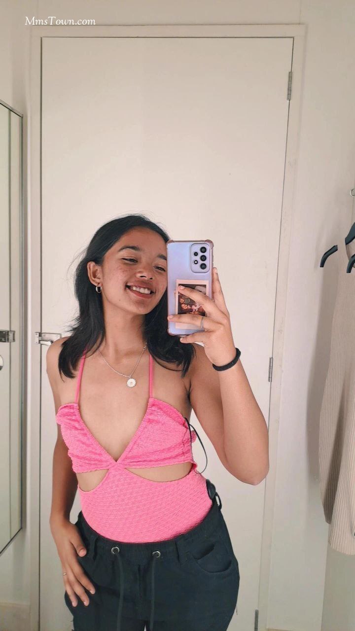 Horny Asian Girl Sending Hot Pics & Vid to Lover