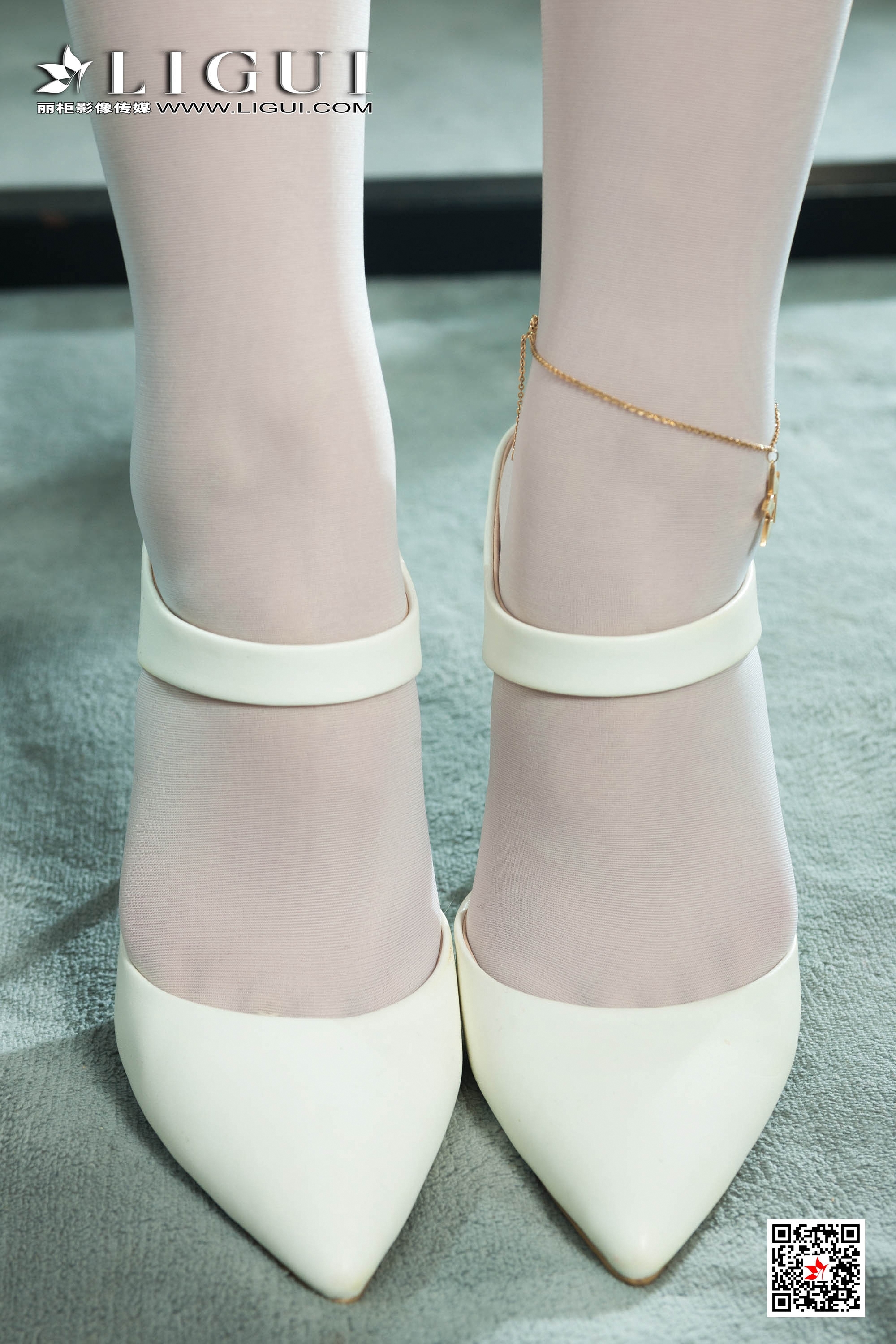 pretty lady dirty feet 146