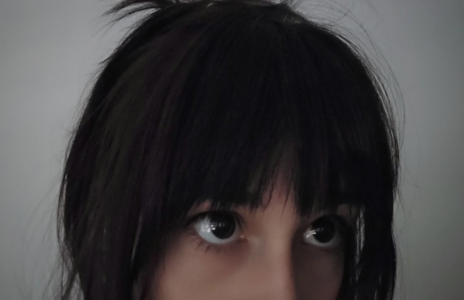 Hoe with a curvy body