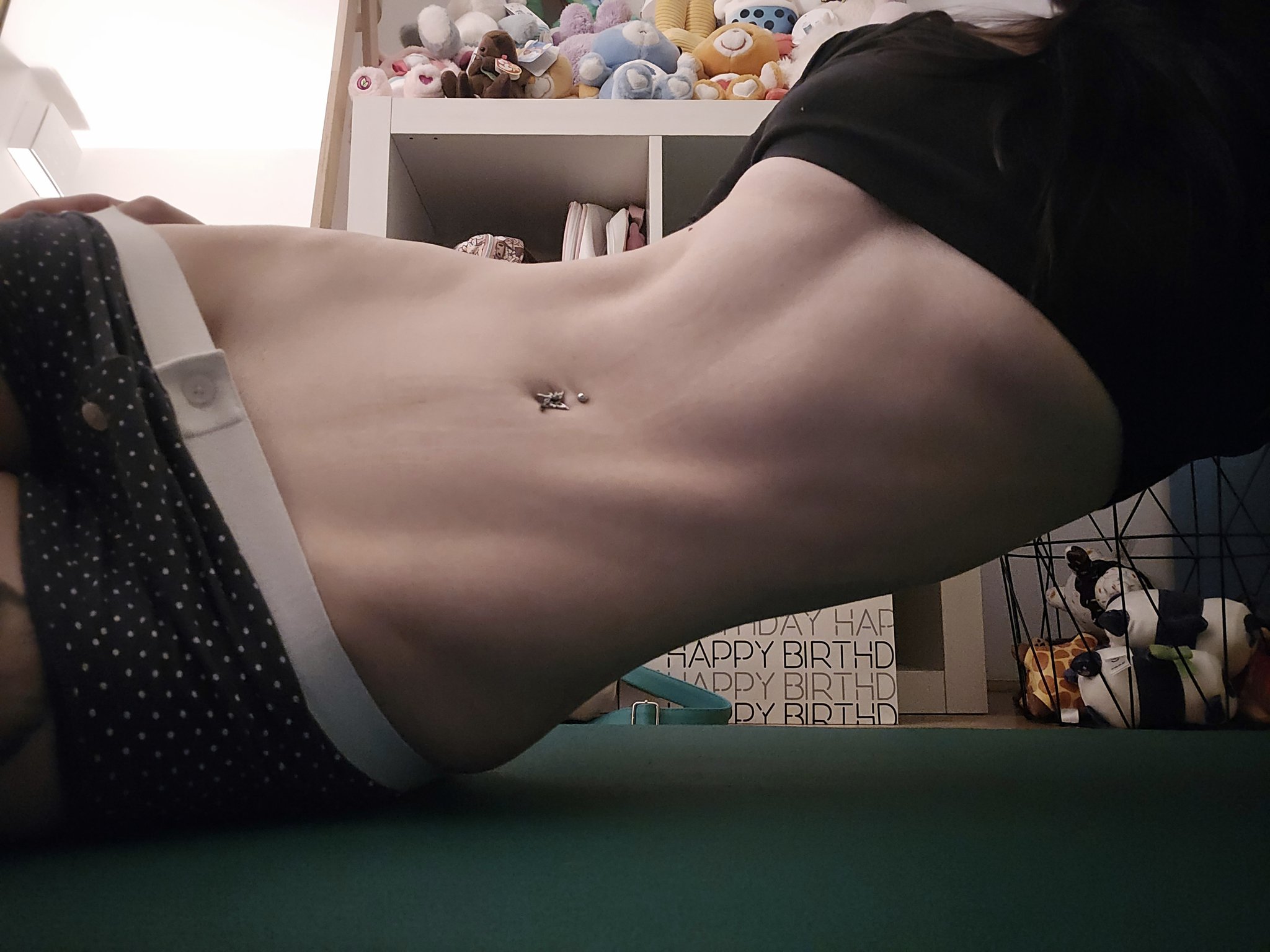 Hoe with a curvy body