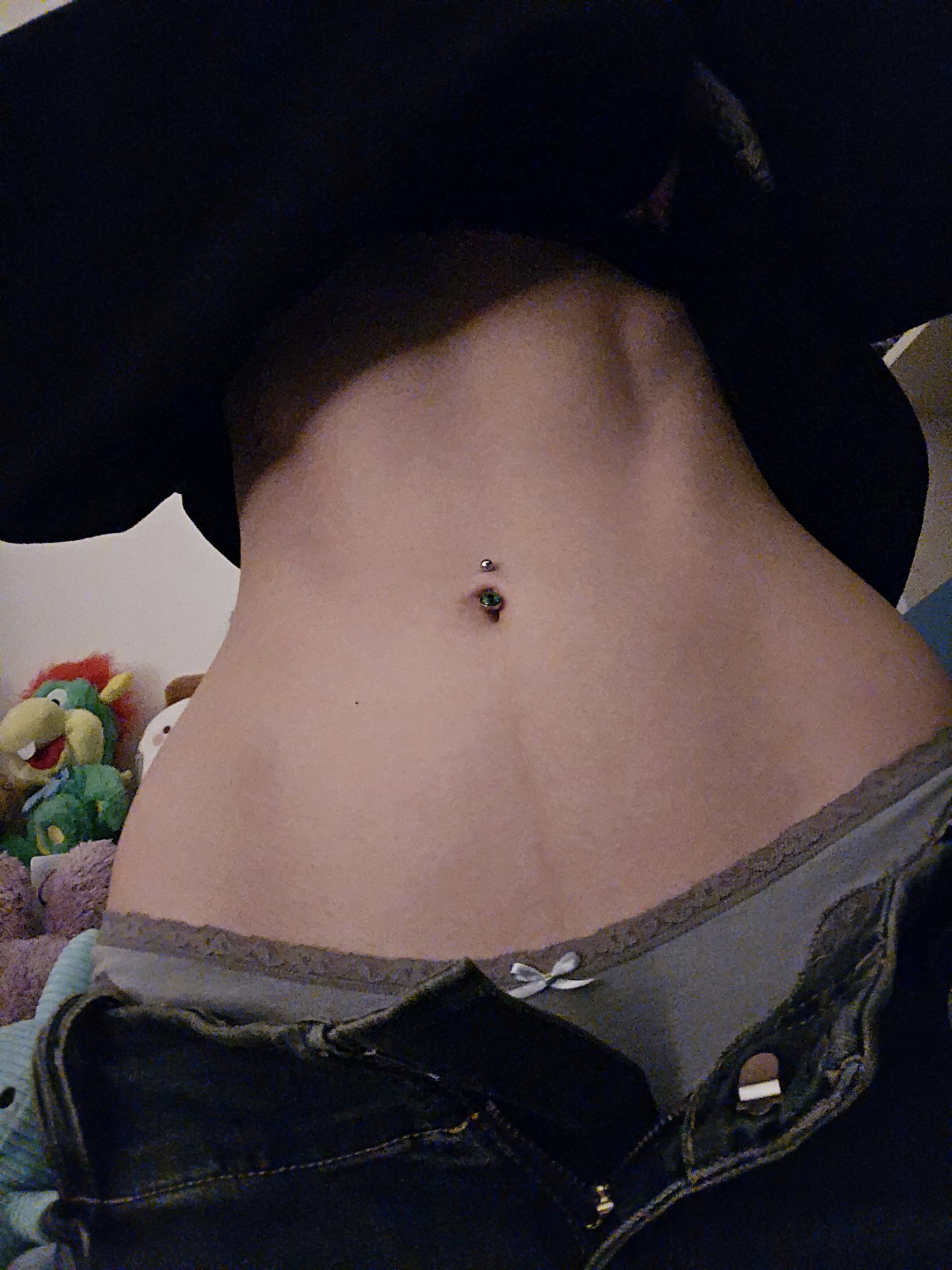 Hoe with a curvy body