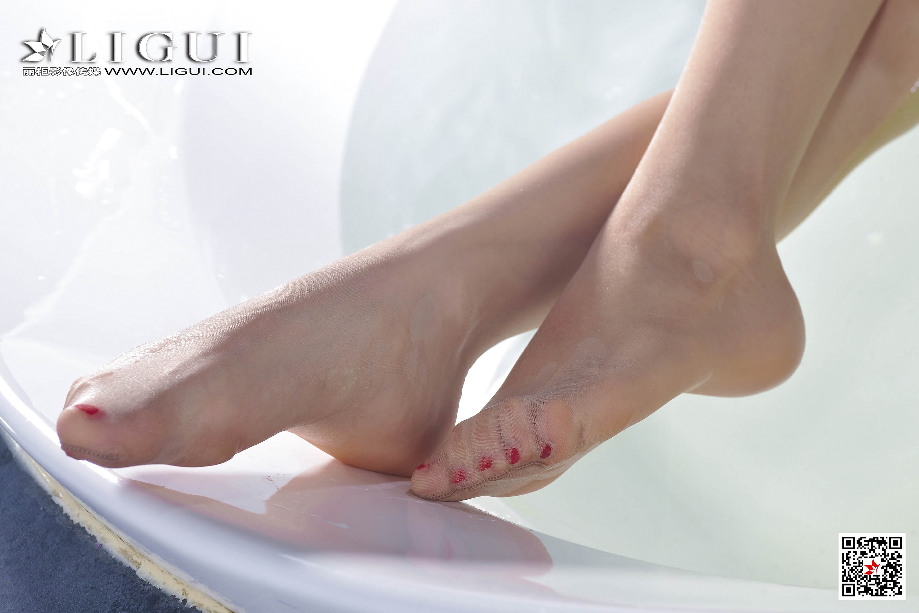 pretty lady dirty feet 149