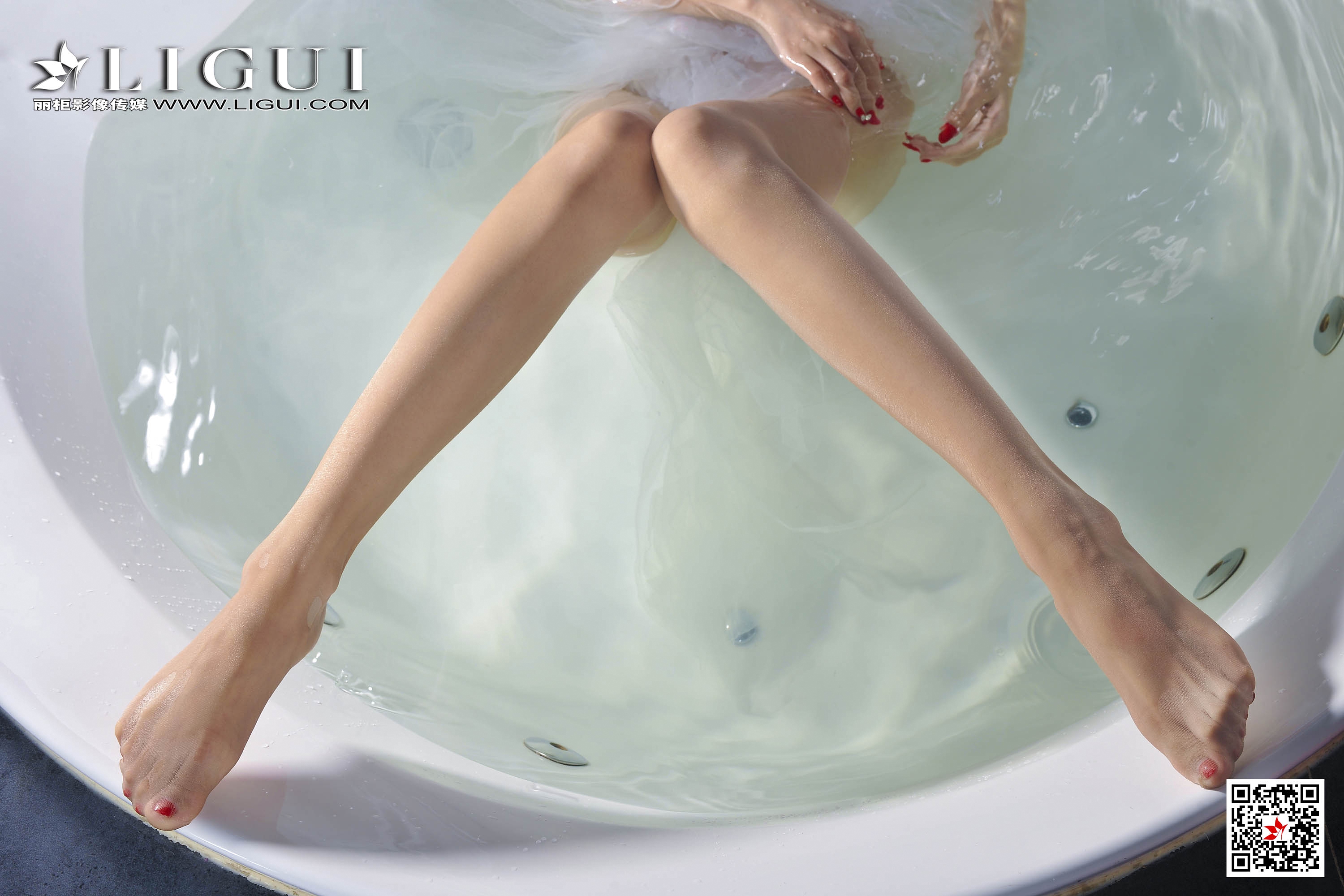 pretty lady dirty feet 149