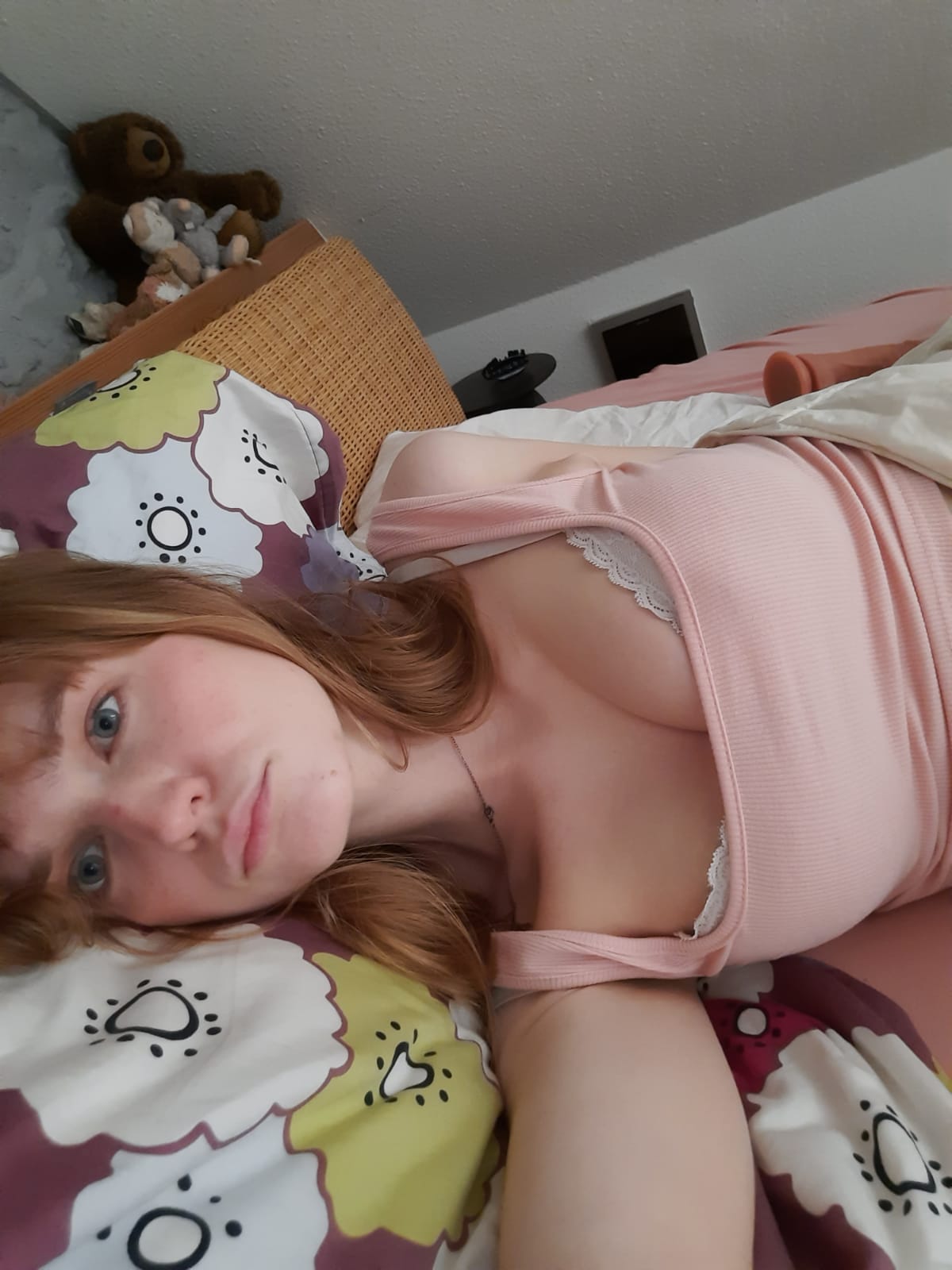 Curvy Ginger webslut