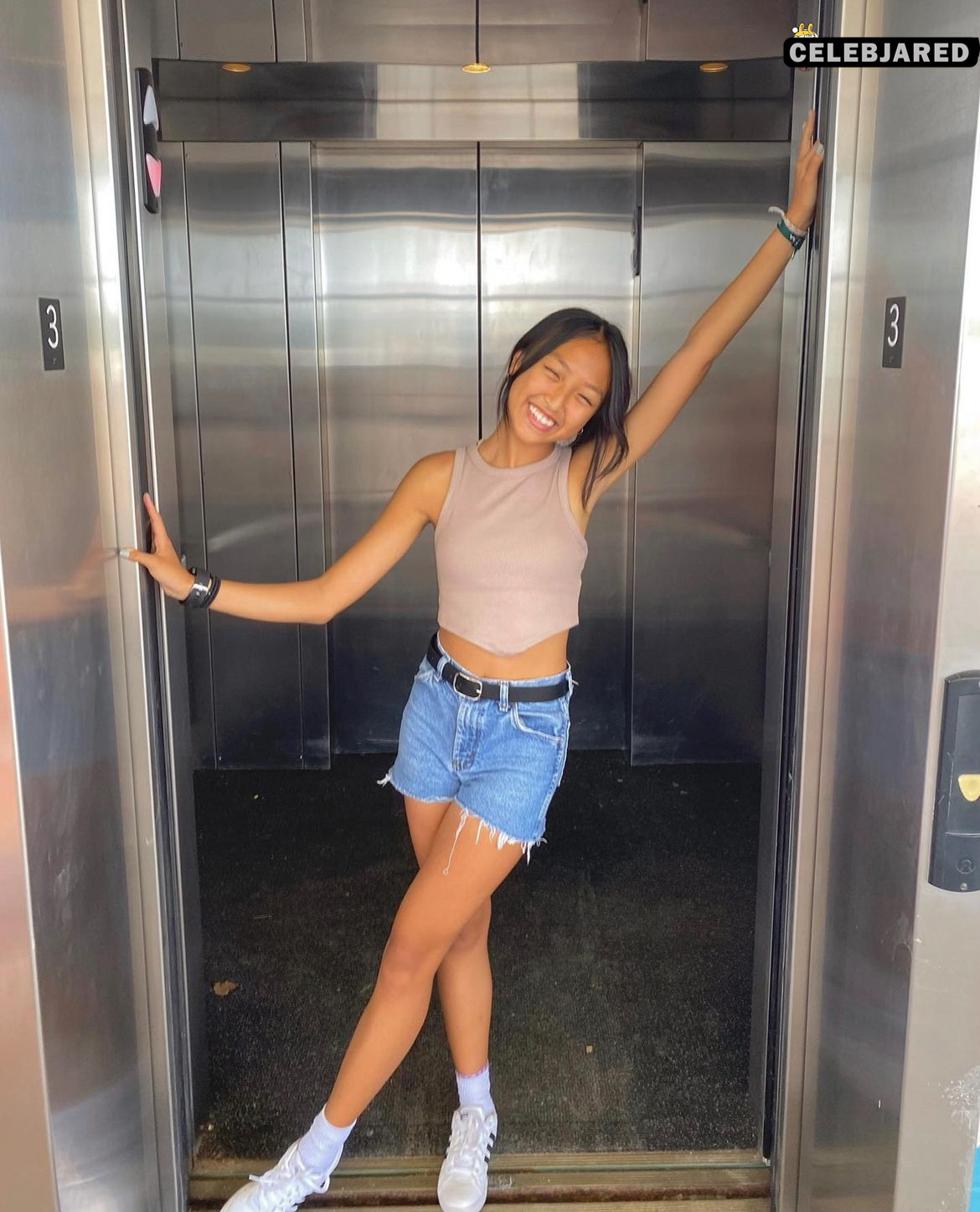 she's an internet whore now