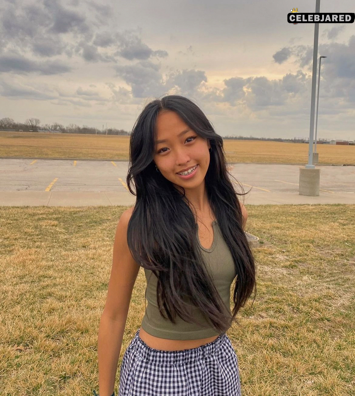 she's an internet whore now