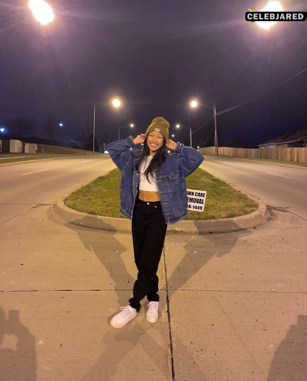 she's an internet whore now