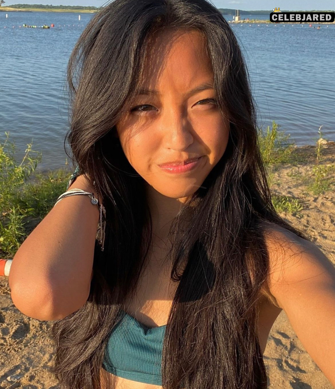 she's an internet whore now