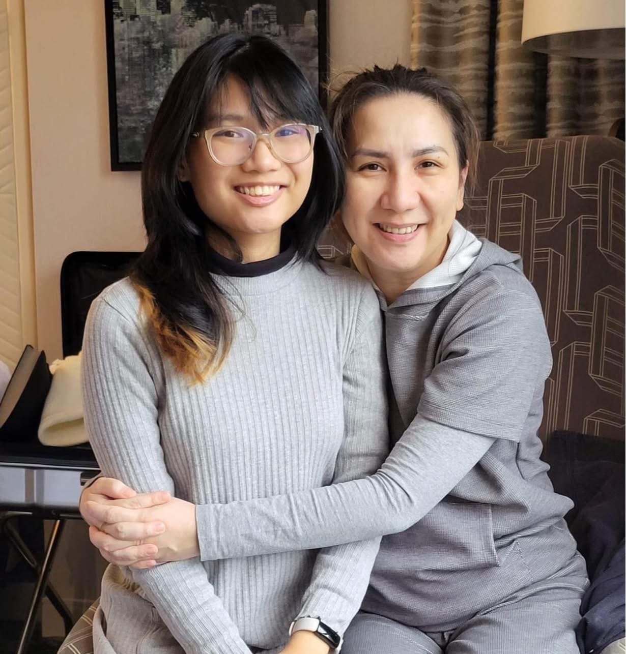 FILIPINA LOVES TO SHOW