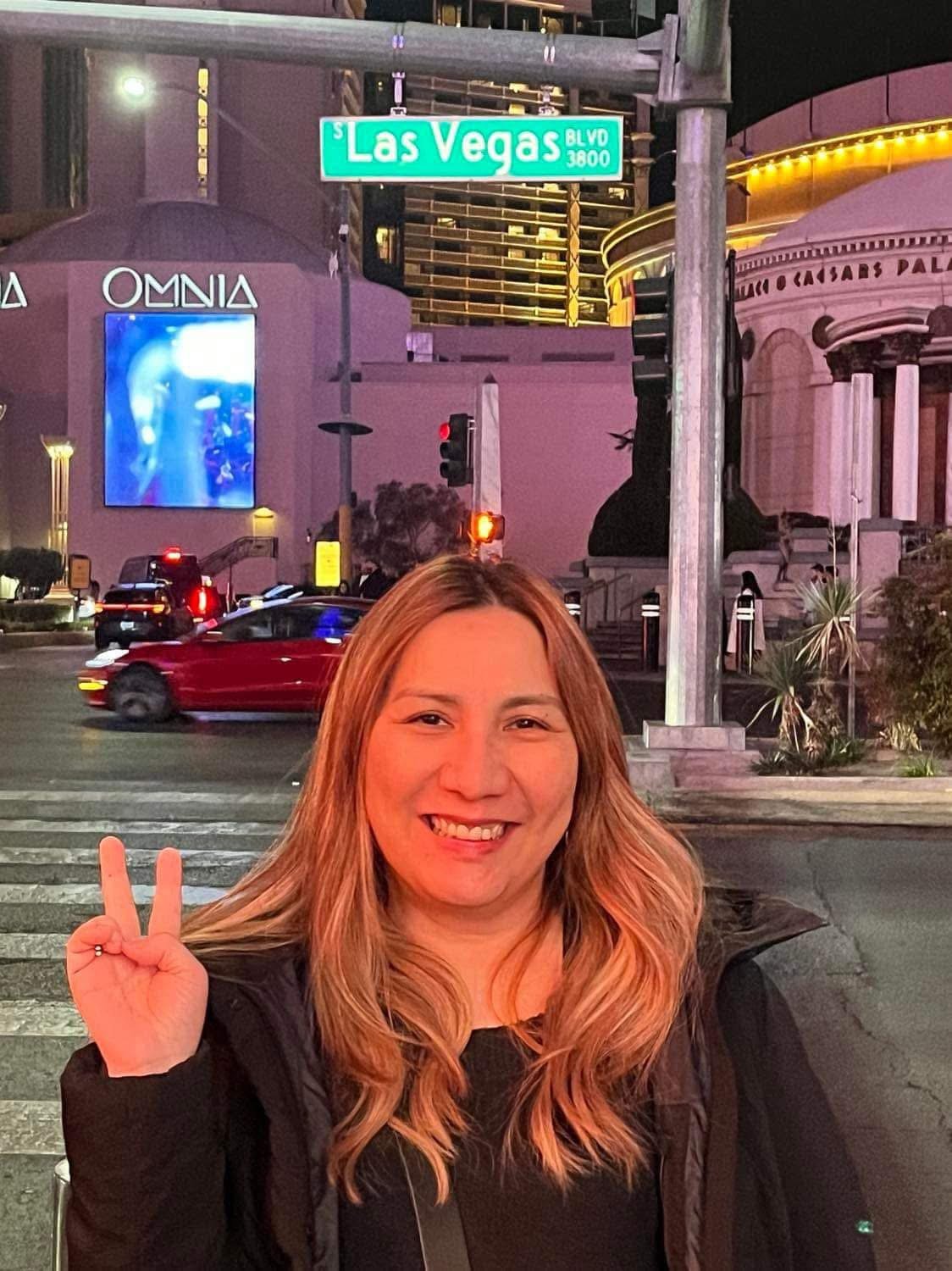 FILIPINA LOVES TO SHOW