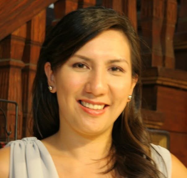 FILIPINA LOVES TO SHOW