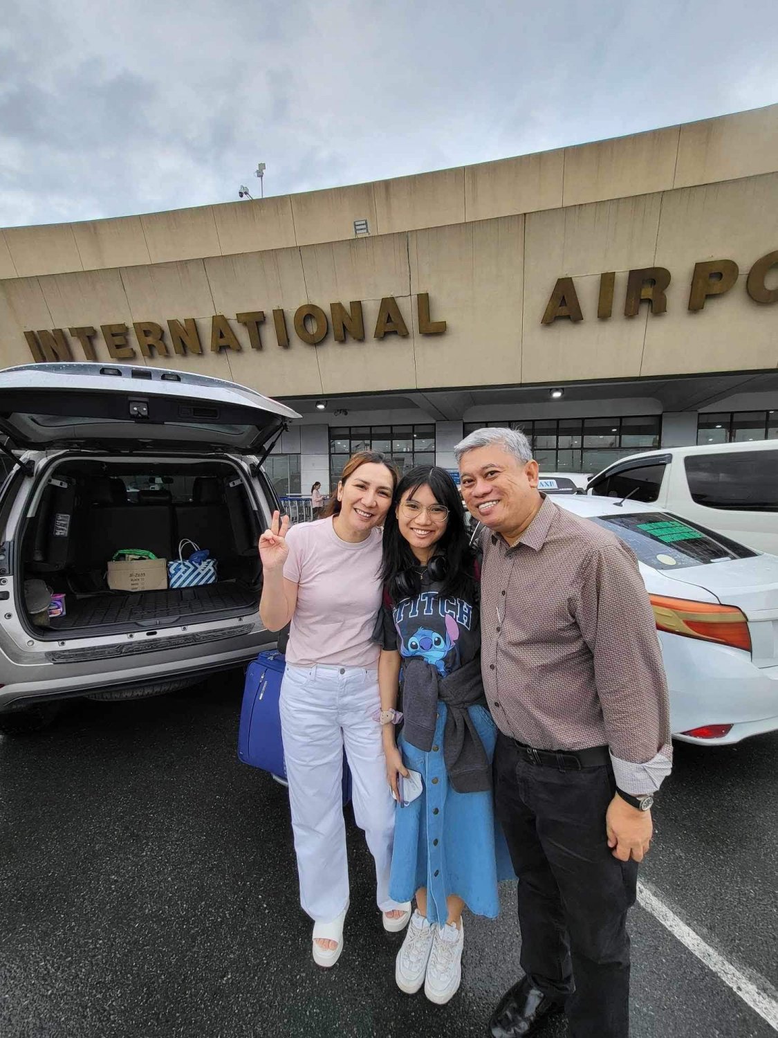 FILIPINA LOVES TO SHOW