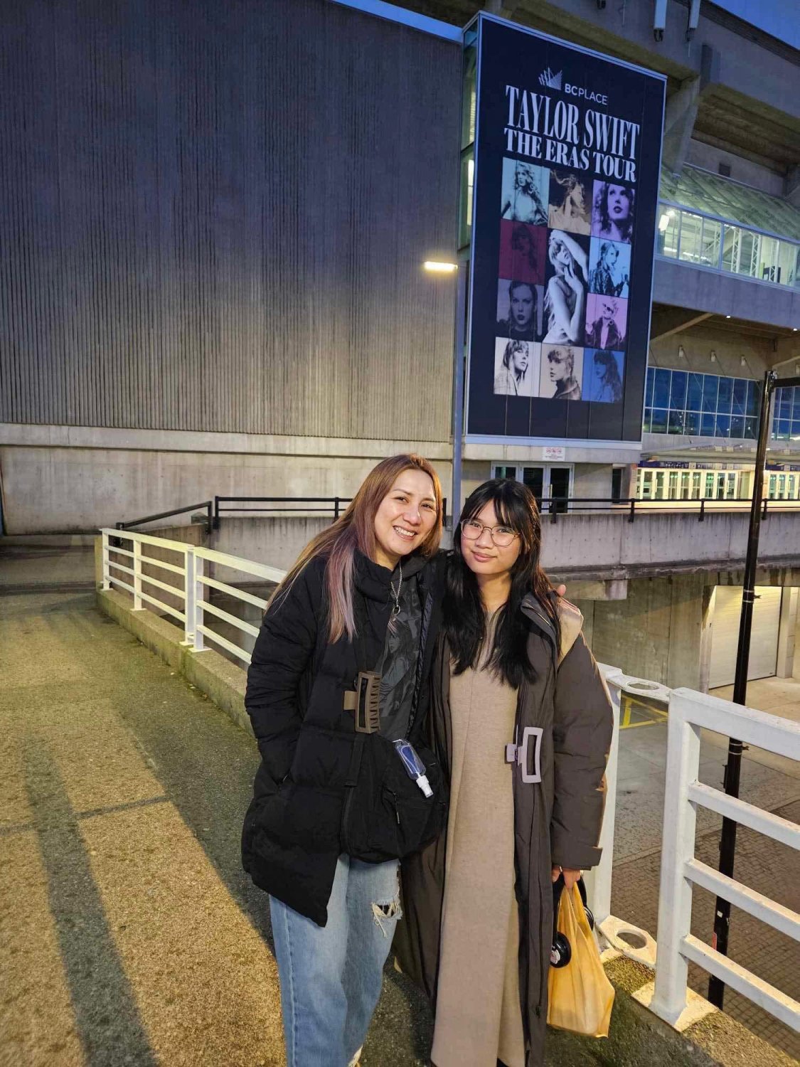 FILIPINA LOVES TO SHOW