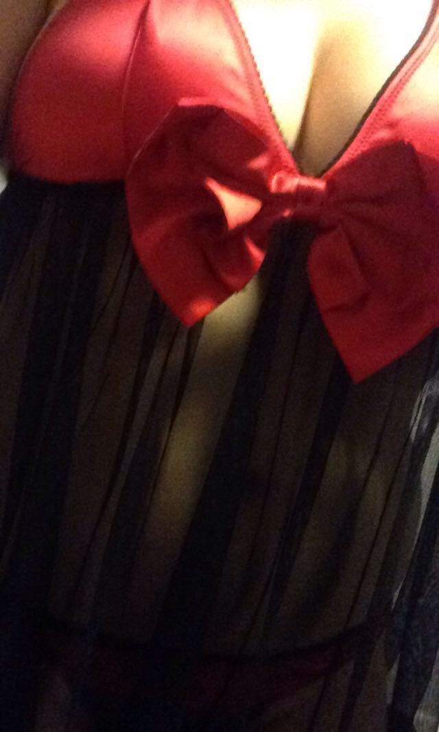 Hope ypu all enjoy these pics of eliza 28 year old blonde