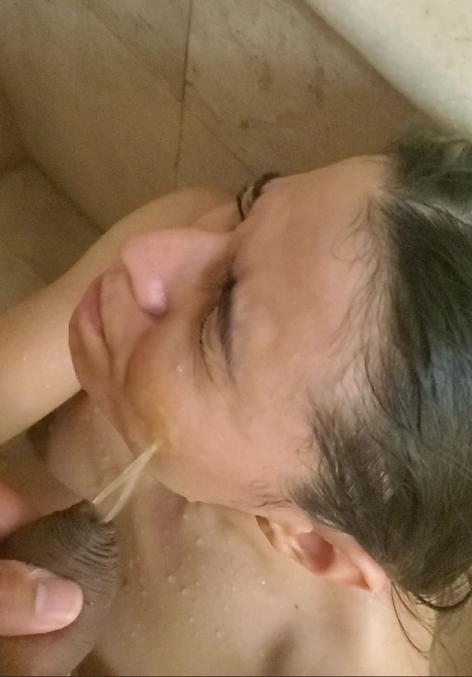 Golden shower Daniela Duran takes piss