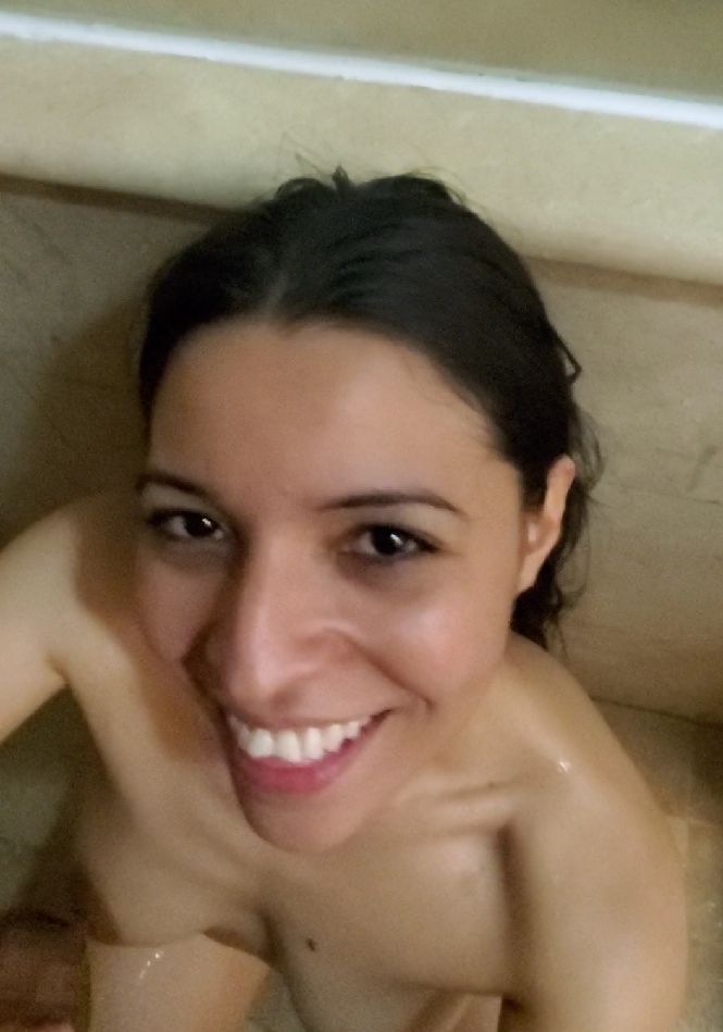 Golden shower Daniela Duran takes piss