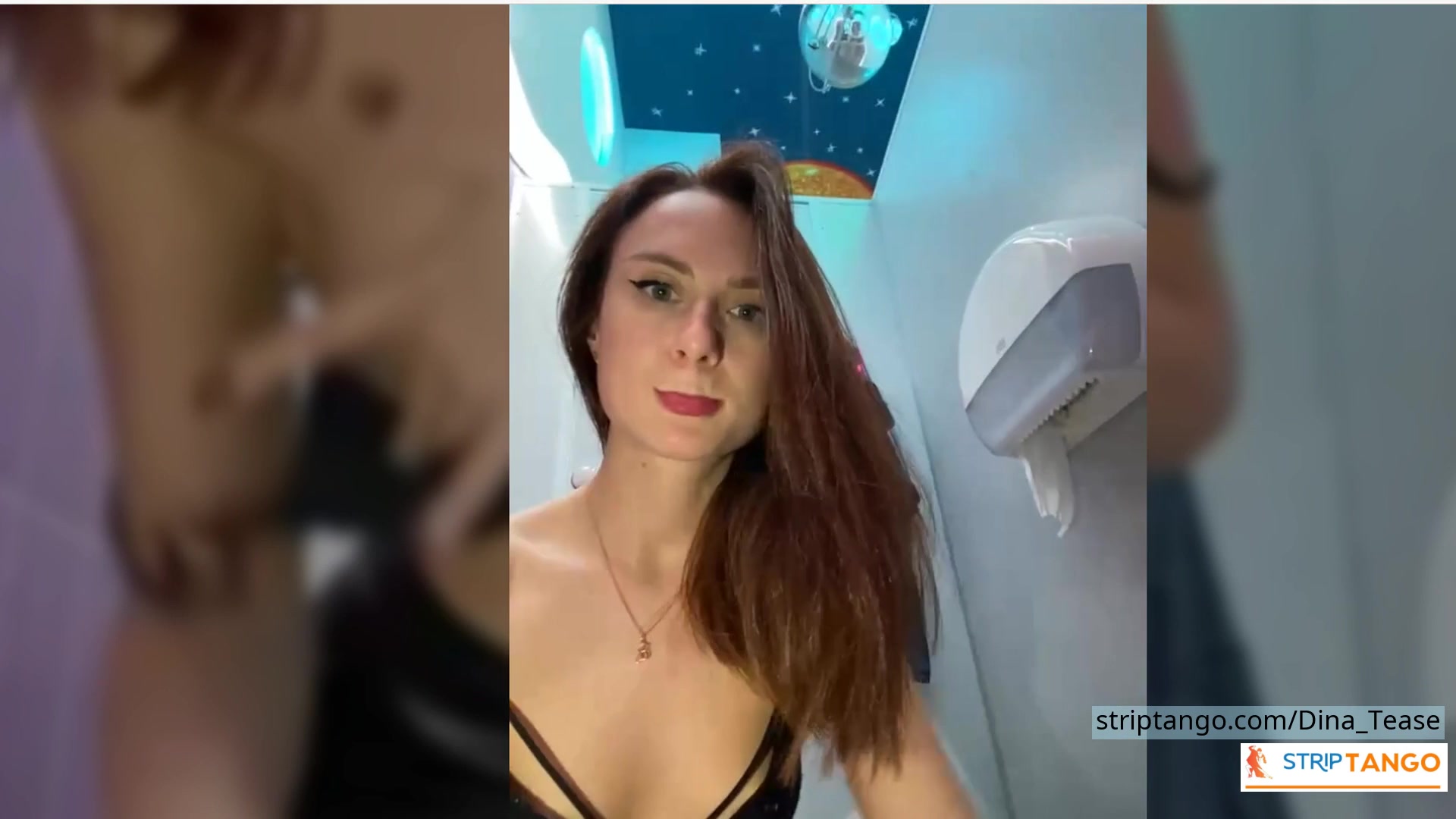 Dina_Tease Outdoor Public Toilet Show – Leather Skirt, Upski