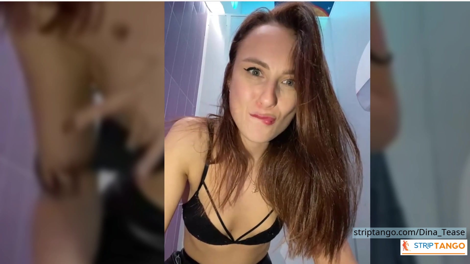 Dina_Tease Outdoor Public Toilet Show – Leather Skirt, Upski