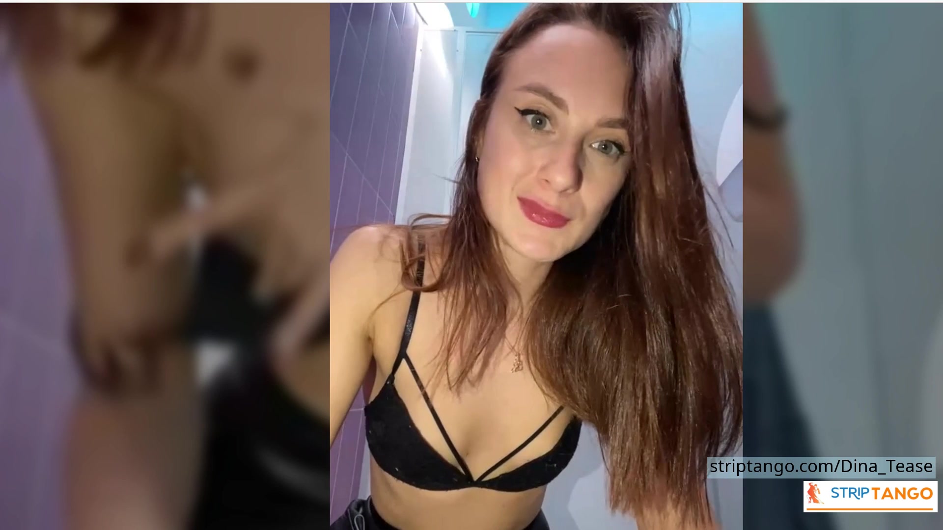 Dina_Tease Outdoor Public Toilet Show – Leather Skirt, Upski