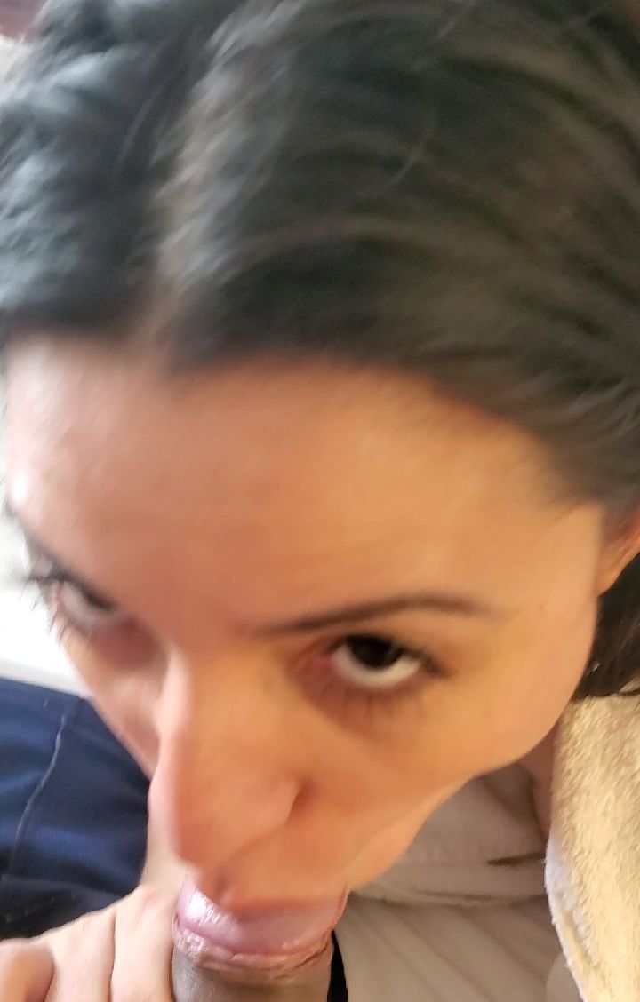 Sucking Cock Amateur Daniela Duran gives blowjob