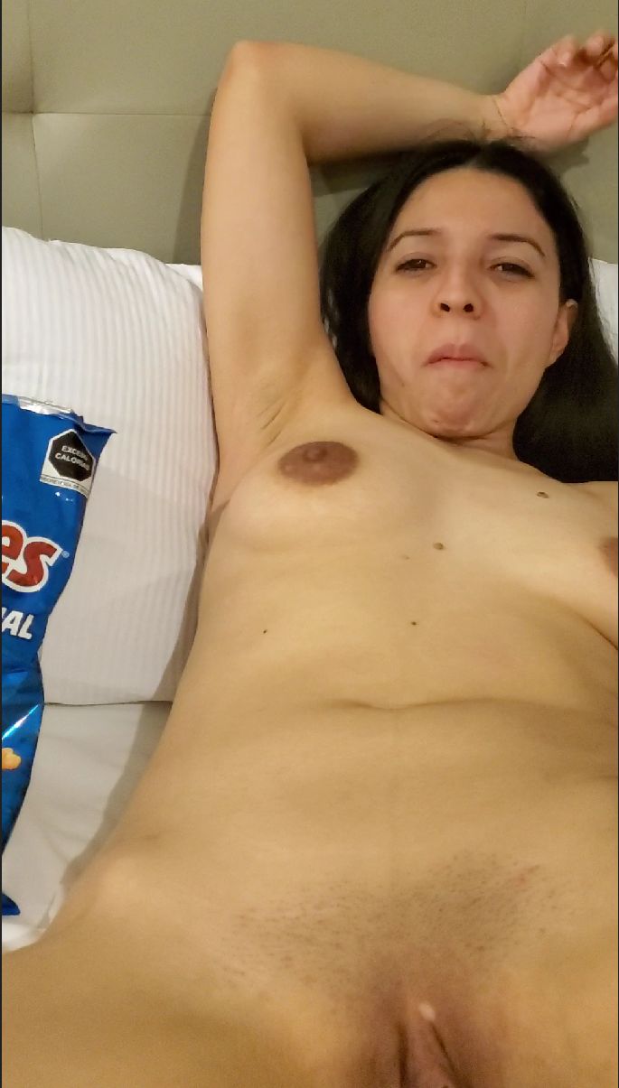 Daniela Duran big pussy open completely naked in hote