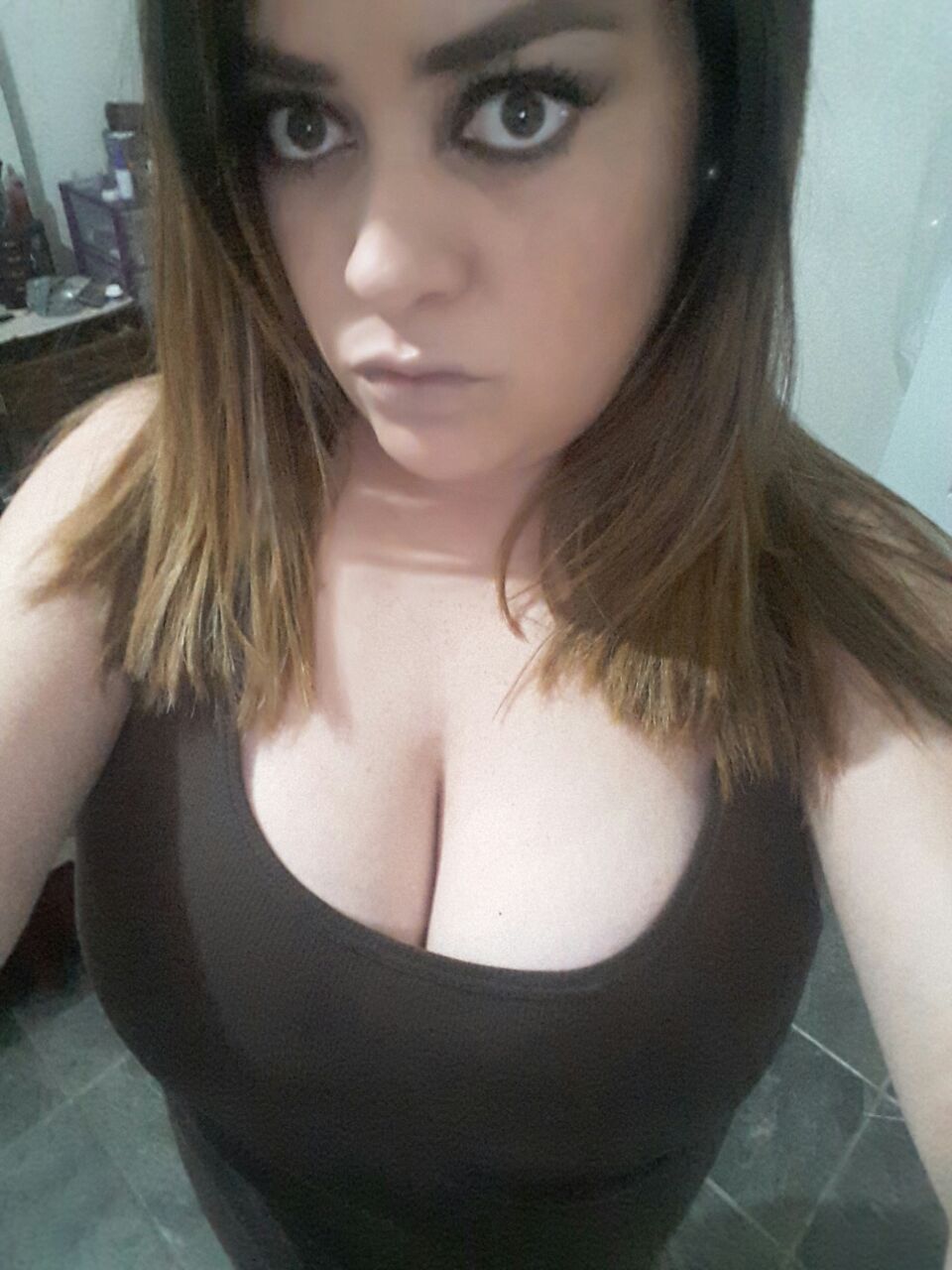 Luciendo su bra negro Tetona 38 DD amiga de la UABC